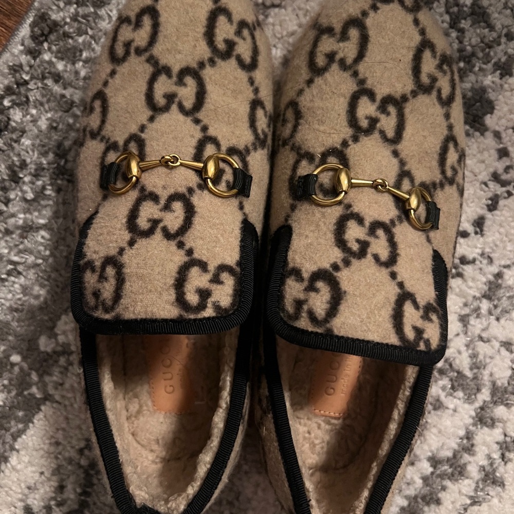 Gucci Beige and Black Loafers with Gold Detail